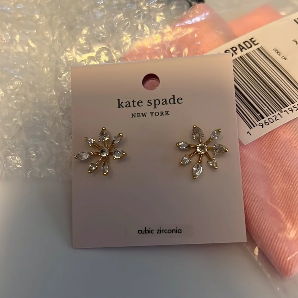 LAST PAIR🆕kate spade♠️Sparkly Snowflake Gold Stud Earrings Cubic Zirconia SALE